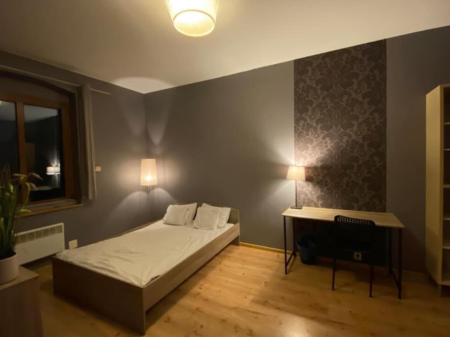4 - 86 M2 - 300 M Od Rynku Apartment